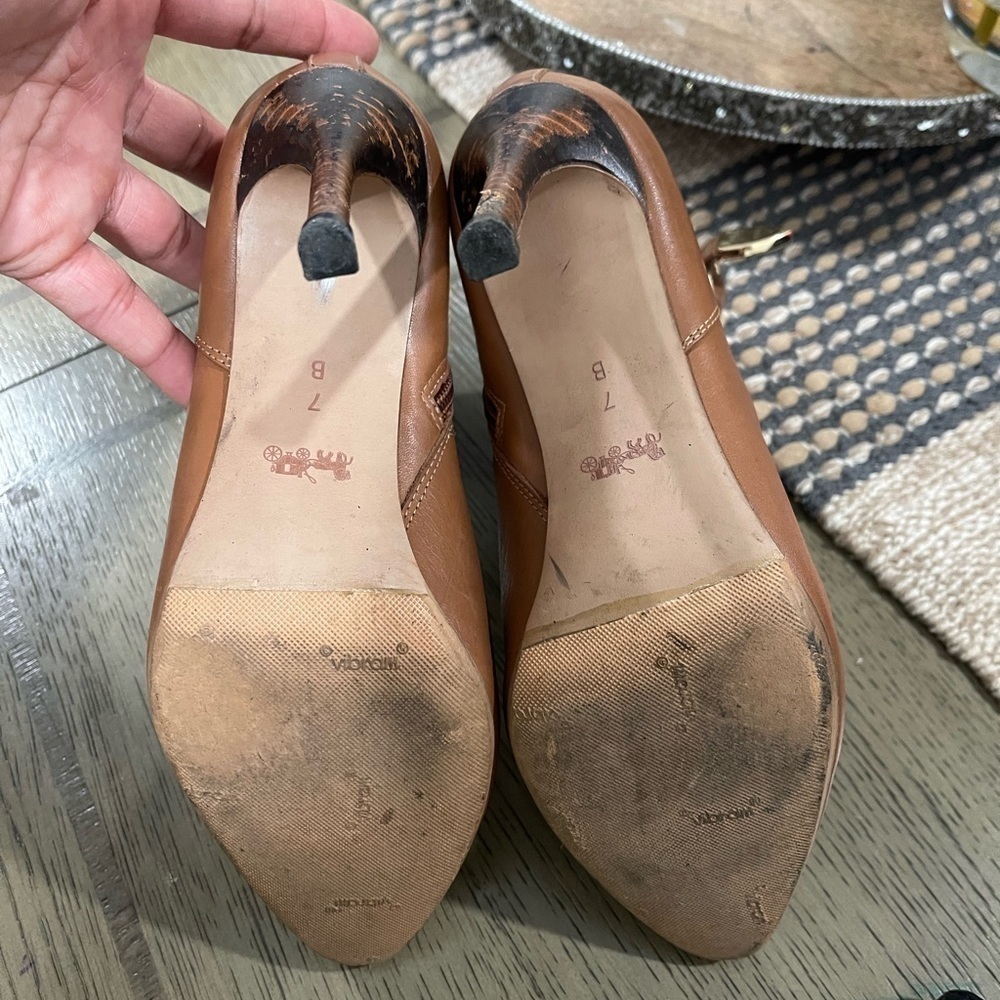 boots coach - Picture 5 of 11